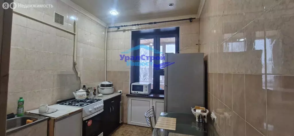 3-комнатная квартира: Октябрьский, улица Губкина, 9 (69.1 м) - Фото 1