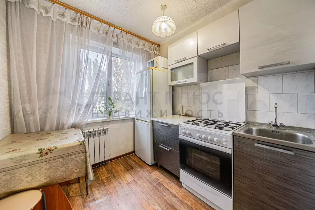 3-к. квартира, 55 м, 3/3 эт. - Фото 0