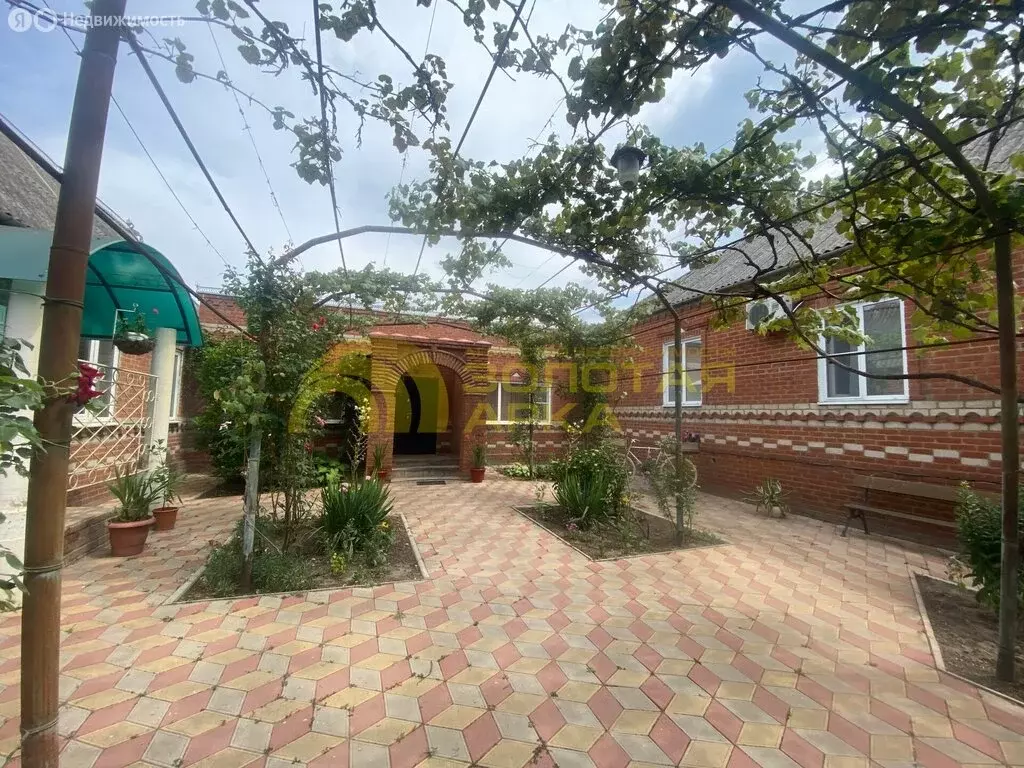Дом в Темрюк, улица Калинина, 80 (176 м) - Фото 1