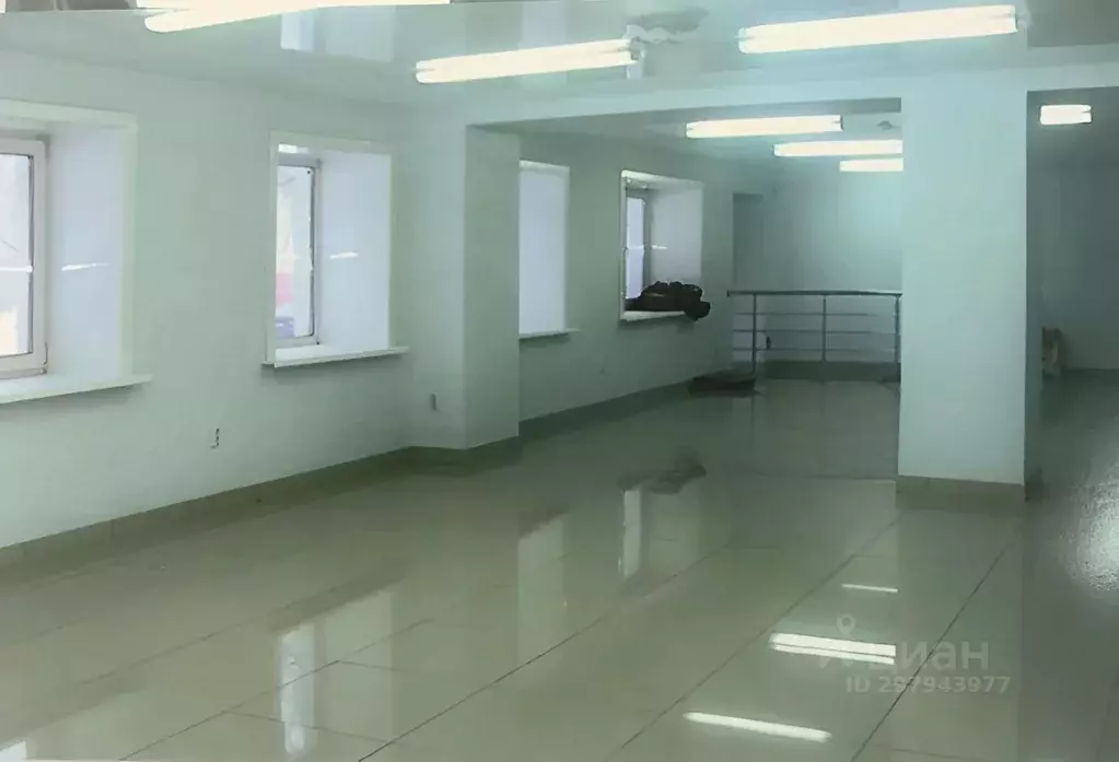 Торговая площадь в Кемеровская область, Ленинск-Кузнецкий просп. ... - Фото 2