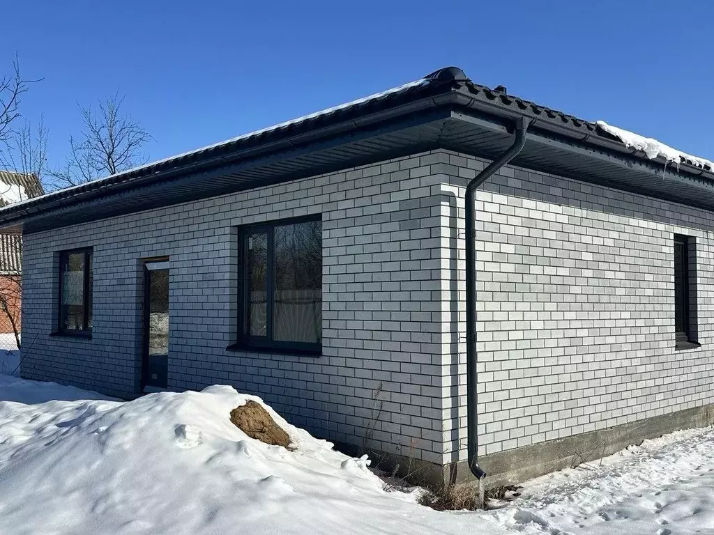 Дом в Саратовская область, Энгельсский район, Красноярское ... - Фото 1