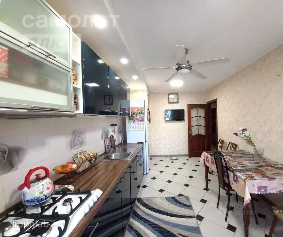 3-к кв. Саратовская область, Саратов ул. Имени Академика О.К. ... - Фото 2