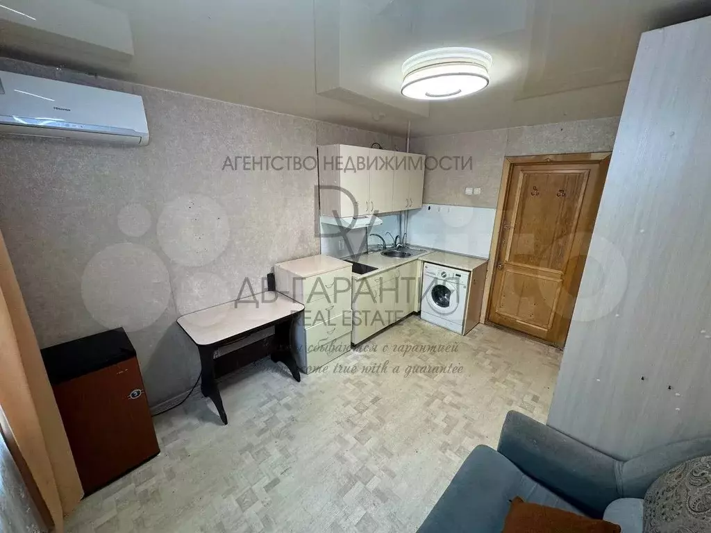 Комната 12,1 м в 1-к., 1/4 эт. - Фото 0