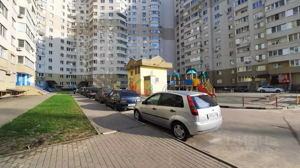 2-к кв. Воронежская область, Воронеж ул. Карла Маркса, 116а (70.0 м) - Фото 1
