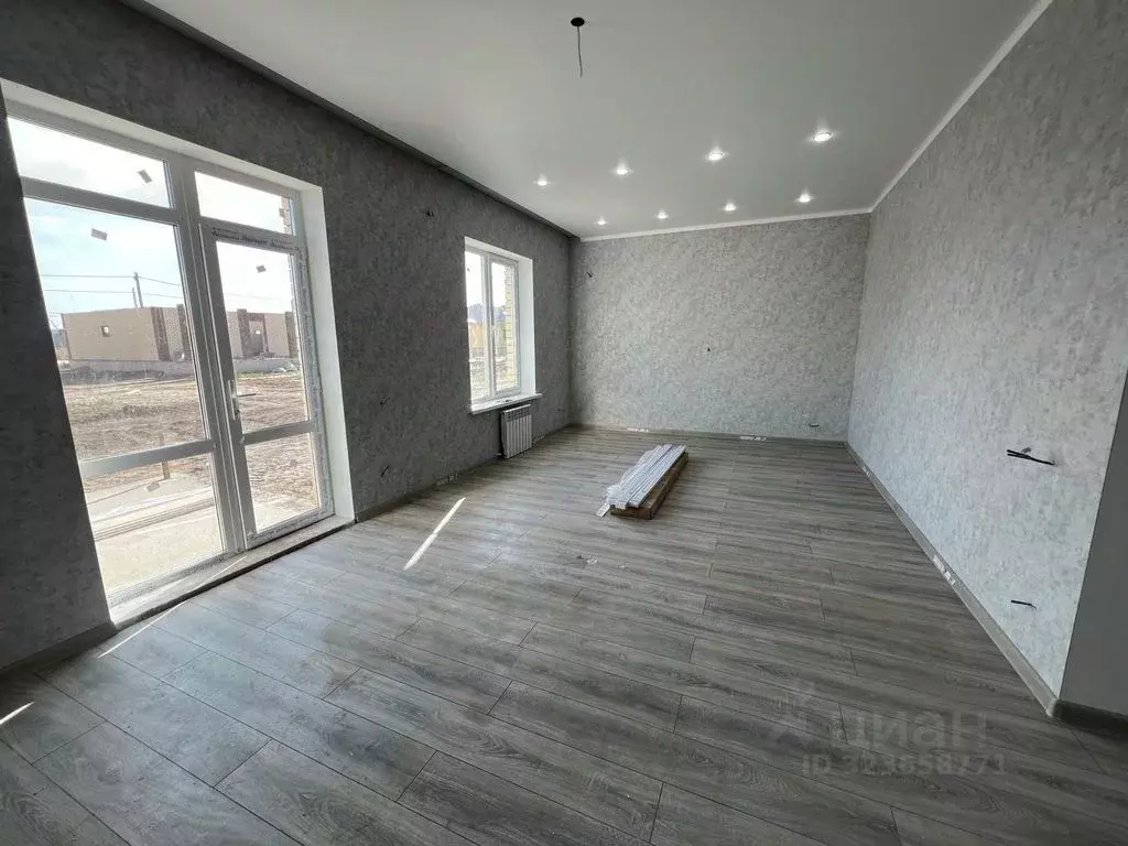 Дом в Оренбургская область, Оренбургский район, с. Благословенка ул. ... - Фото 1