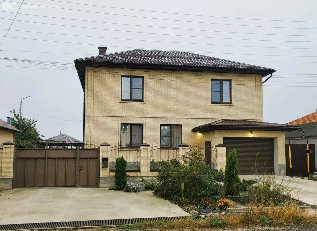 Дом в Ессентуки, улица Губина (247.4 м) - Фото 1