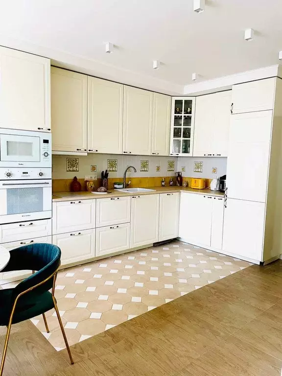Продаётся 2-к квартира, 65.9 м - Фото 0