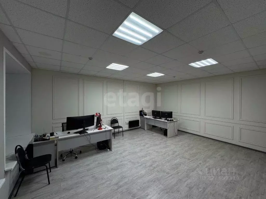 Помещение свободного назначения в Владимирская область, Ковров ул. ... - Фото 1