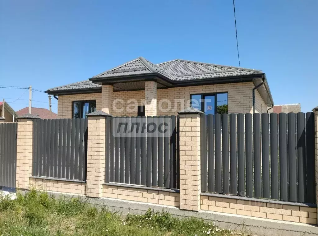 Дом в Краснодарский край, Абинск ул. Спинова, 1 (116 м) - Фото 0