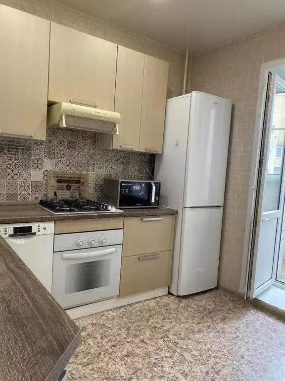 2-к кв. Воронежская область, Воронеж ул. Урывского, 17Е (60.0 м) - Фото 0