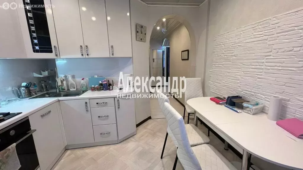 4-комнатная квартира: Выборг, улица Гагарина, 18А (73.2 м) - Фото 1