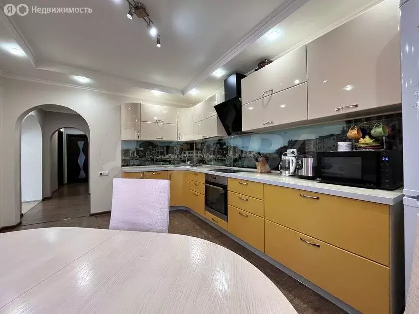 3-комнатная квартира: Тюмень, улица Николая Чаплина, 128 (85.8 м) - Фото 1