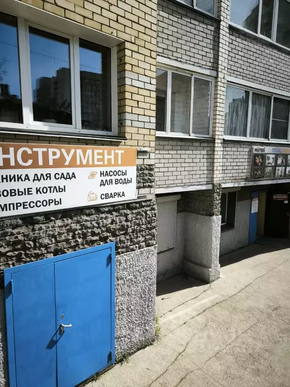 Торговая площадь в Кировская область, Киров ул. Челюскинцев, 7 (120 м) - Фото 1