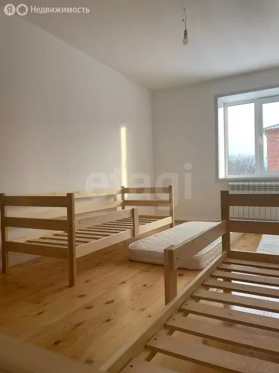 Дом в посёлок Новостройка, Больничная улица (250 м) - Фото 1