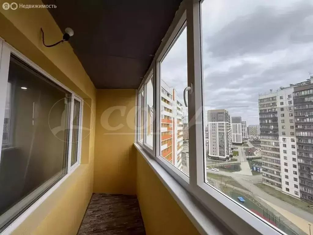 Квартира-студия: Тюмень, улица Новосёлов, 113 (32 м) - Фото 1