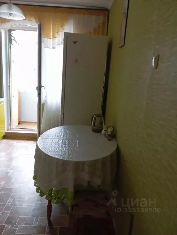 2-к кв. Крым, Щелкино Ленинский район, 3-й мкр, 92 (50.0 м) - Фото 1