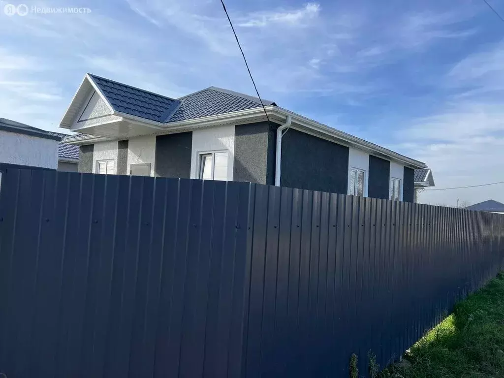 Дом в Темрюк, улица Декабристов (90 м) - Фото 1