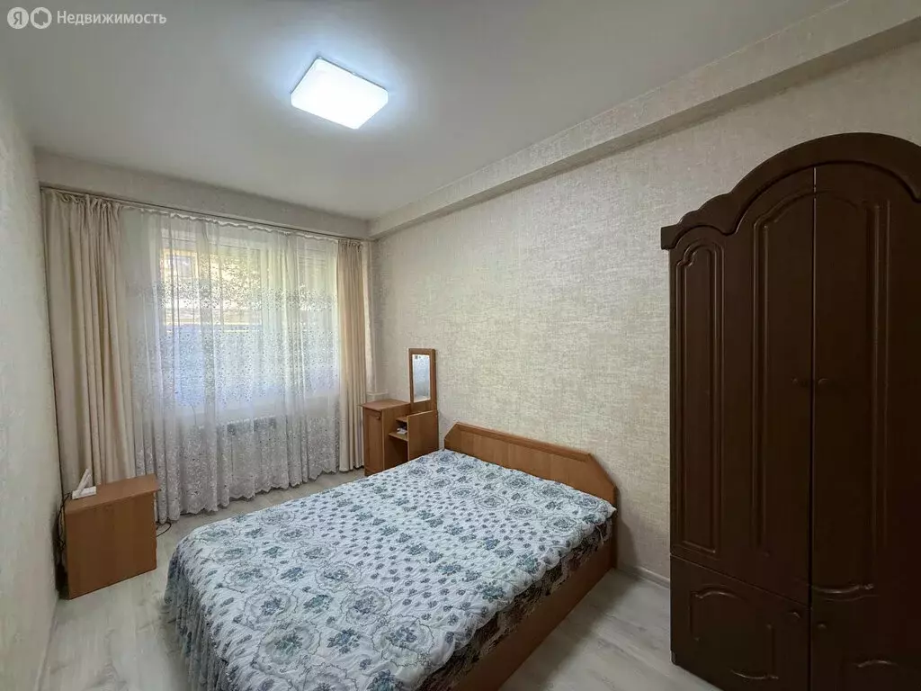 3-комнатная квартира: Ялта, Красноармейская улица, 35 (74.2 м) - Фото 0