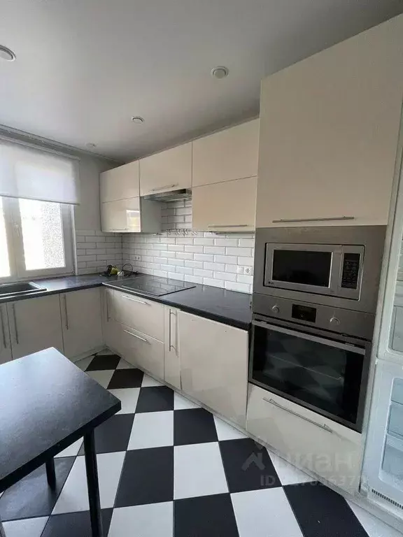 3-к кв. Свердловская область, Екатеринбург ул. Крестинского, 37к2 ... - Фото 1