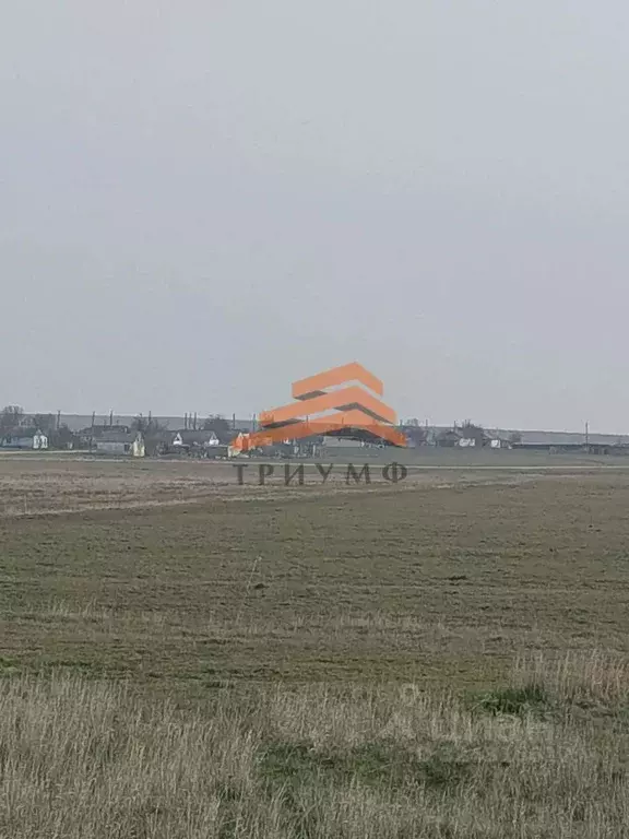 Участок в Крым, Ленинский район, Батальненское с/пос, с. Южное  ... - Фото 1