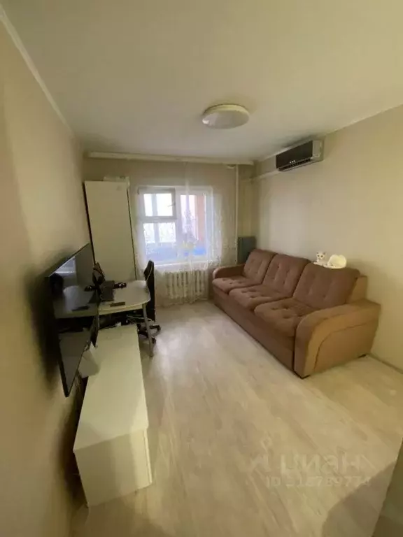 1-к кв. Саха (Якутия), Якутск ул. Дзержинского, 51 (33.0 м) - Фото 0