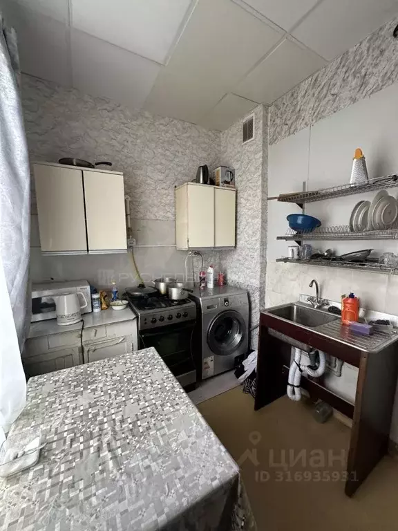 3-к кв. Кировская область, Киров Уральская ул., 4 (68.0 м) - Фото 0