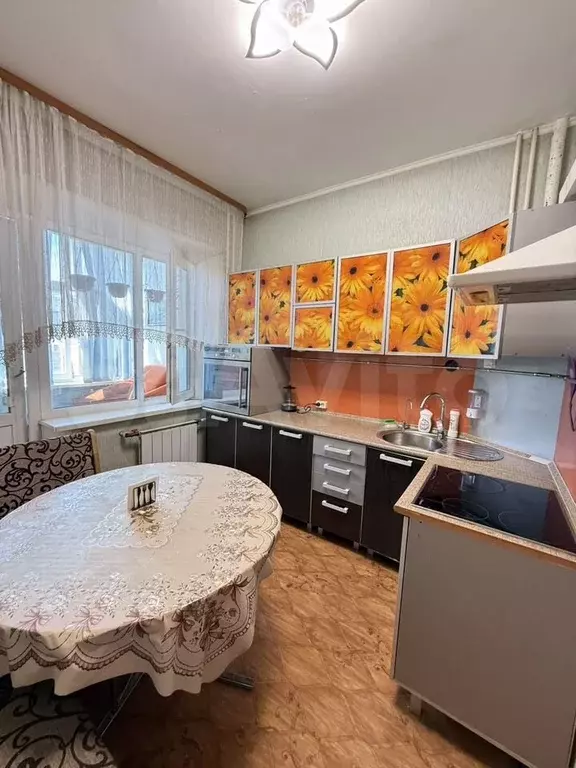 2-к. квартира, 60 м, 3/9 эт. - Фото 0