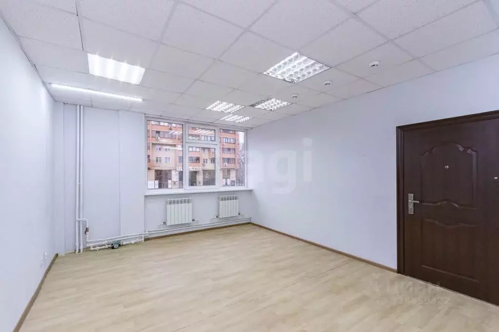 Офис в Тюменская область, Тюмень ул. Малыгина, 73 (61 м) - Фото 1