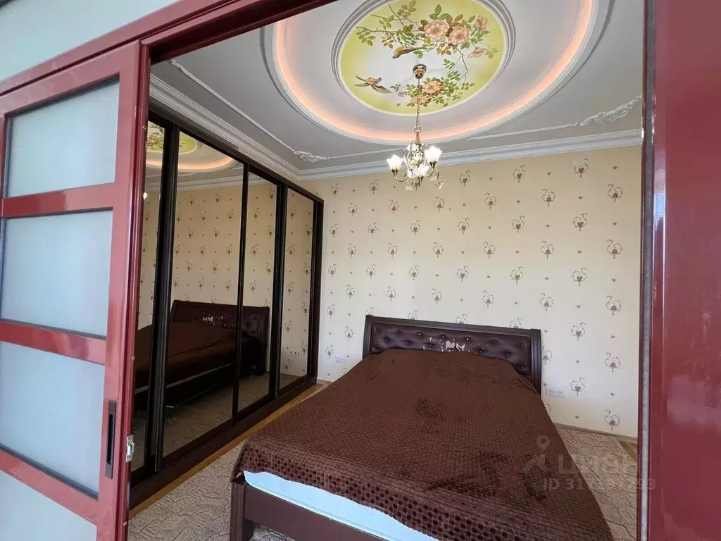 2-к кв. Крым, Симферополь ул. Луговая, 4к1 (80.0 м) - Фото 0
