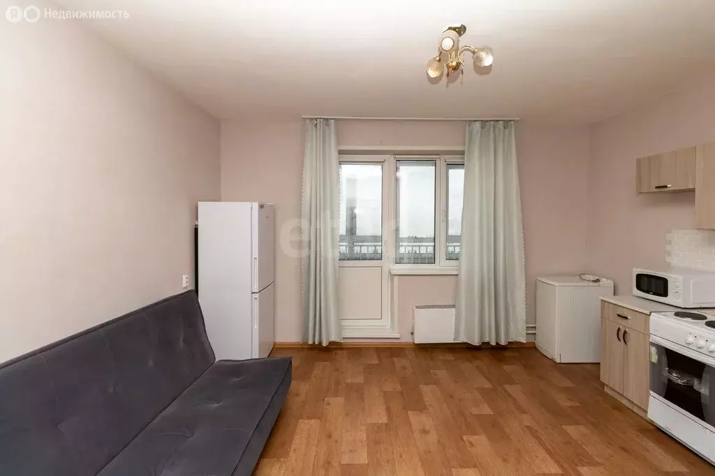 Квартира-студия: Красноярск, улица Партизана Железняка, 61 (24 м) - Фото 2