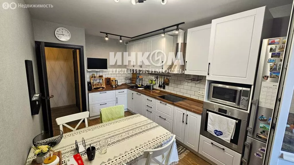 3-комнатная квартира: Химки, микрорайон Подрезково, улица Жаринова, 14 ... - Фото 0