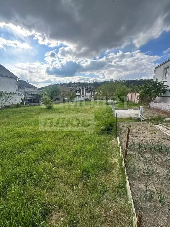 Участок в Крым, Симферополь ул. Братьев Айвазовских (6.0 сот.) - Фото 1