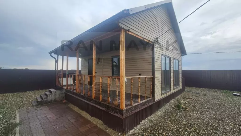 Дом в Адыгея, Майкоп городской округ, Ханская ст-ца ул. 50 лет Победы ... - Фото 1