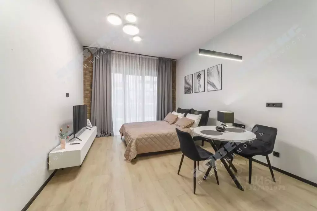 Студия Санкт-Петербург наб. Макарова, 58 (28.8 м) - Фото 1