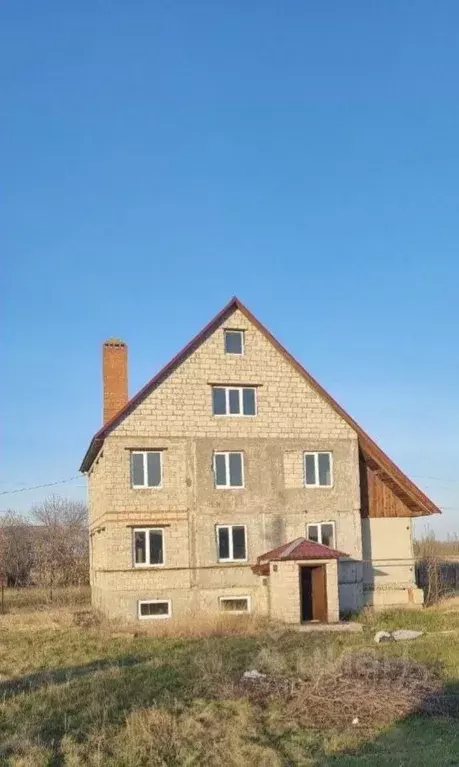 Дом в Саратовская область, Энгельсский район, Красноярское ... - Фото 0