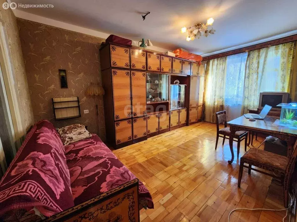 3-комнатная квартира: Белгород, улица 5 Августа, 42 (59.3 м) - Фото 1