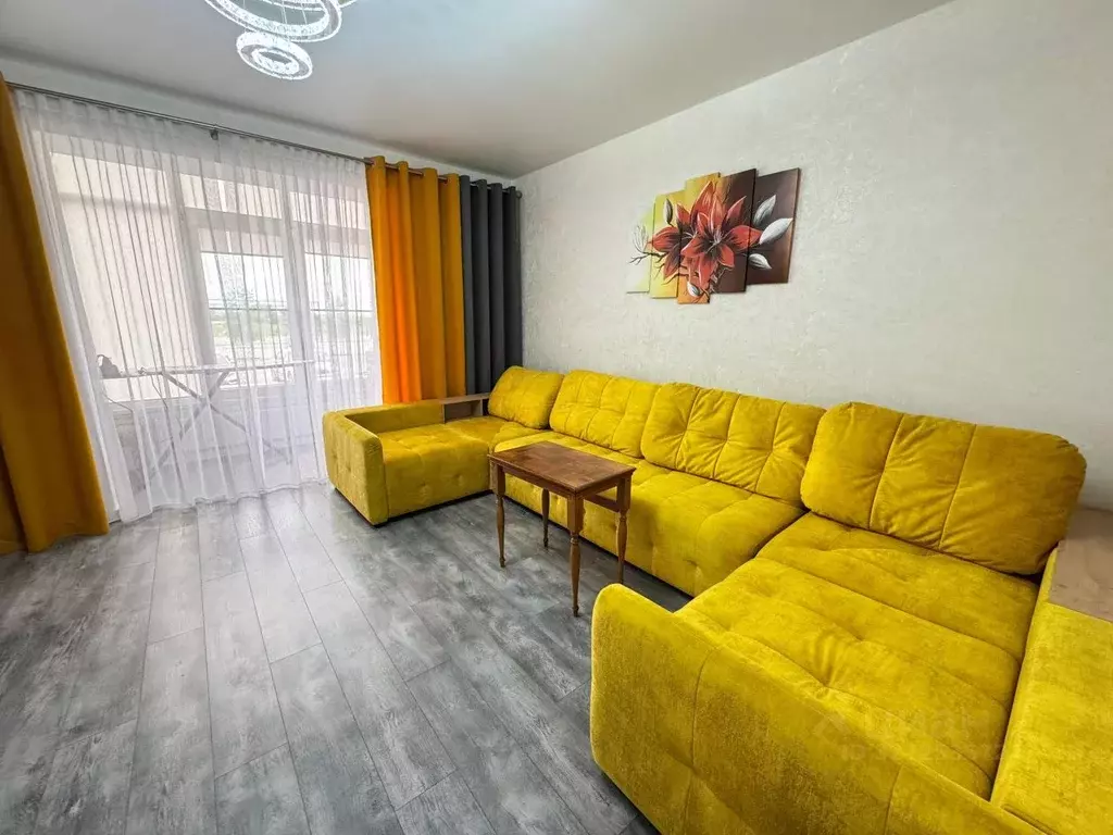 2-к кв. Кабардино-Балкария, Нальчик ул. Шогенова (68.0 м) - Фото 1