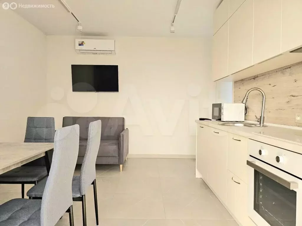2-комнатная квартира: Новороссийск, улица Куникова, 1 (60 м) - Фото 0