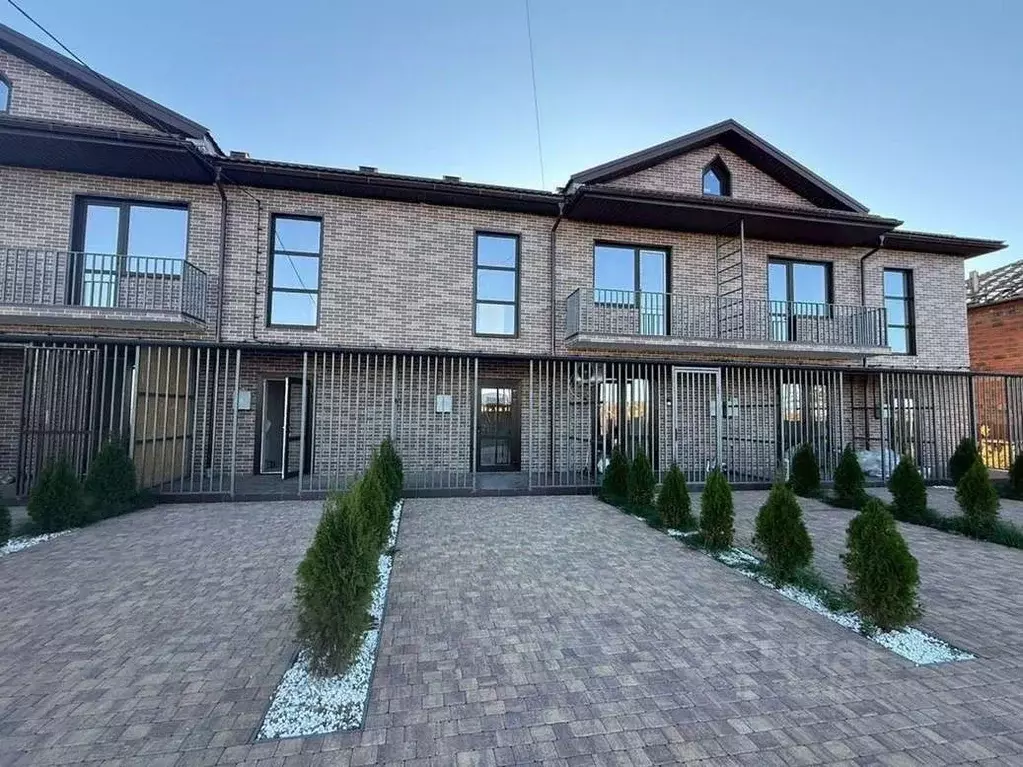 2-к кв. Адыгея, Тахтамукайский район, Старобжегокайское с/пос, Хомуты ... - Фото 1