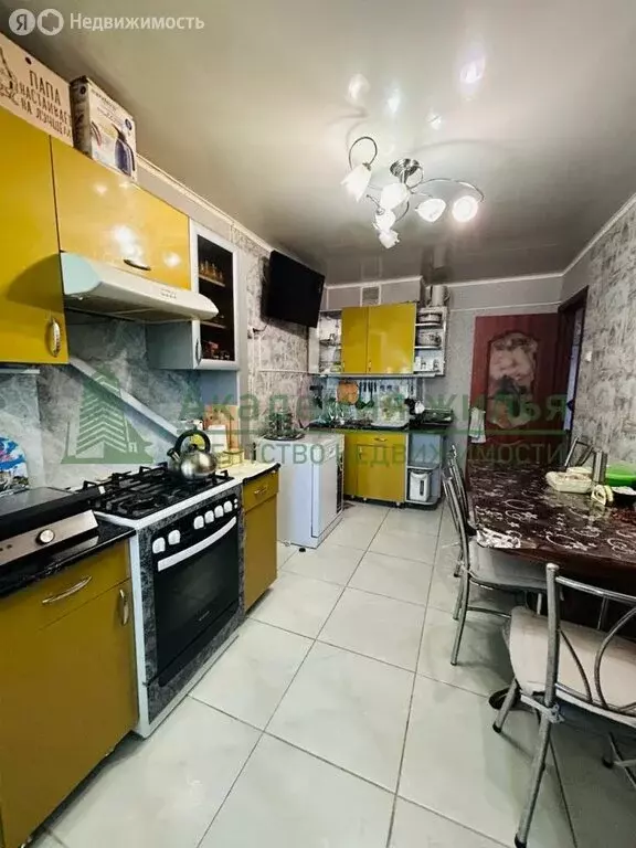 3-комнатная квартира: Энгельс, улица 148-й Черниговской Дивизии, 23Б ... - Фото 1