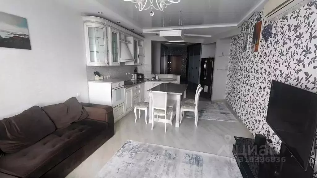 2-к кв. Приморский край, Владивосток ул. Кирова, 25А (86.0 м) - Фото 1