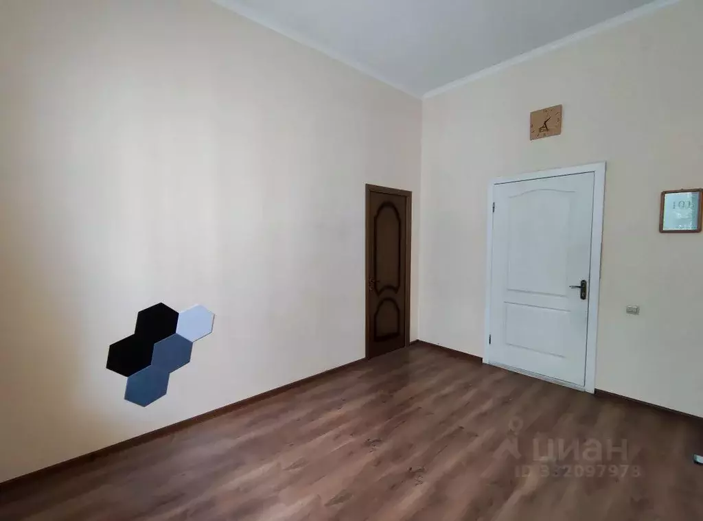 Офис в Крым, Симферополь ул. Коцюбинского, 53А (14 м) - Фото 2