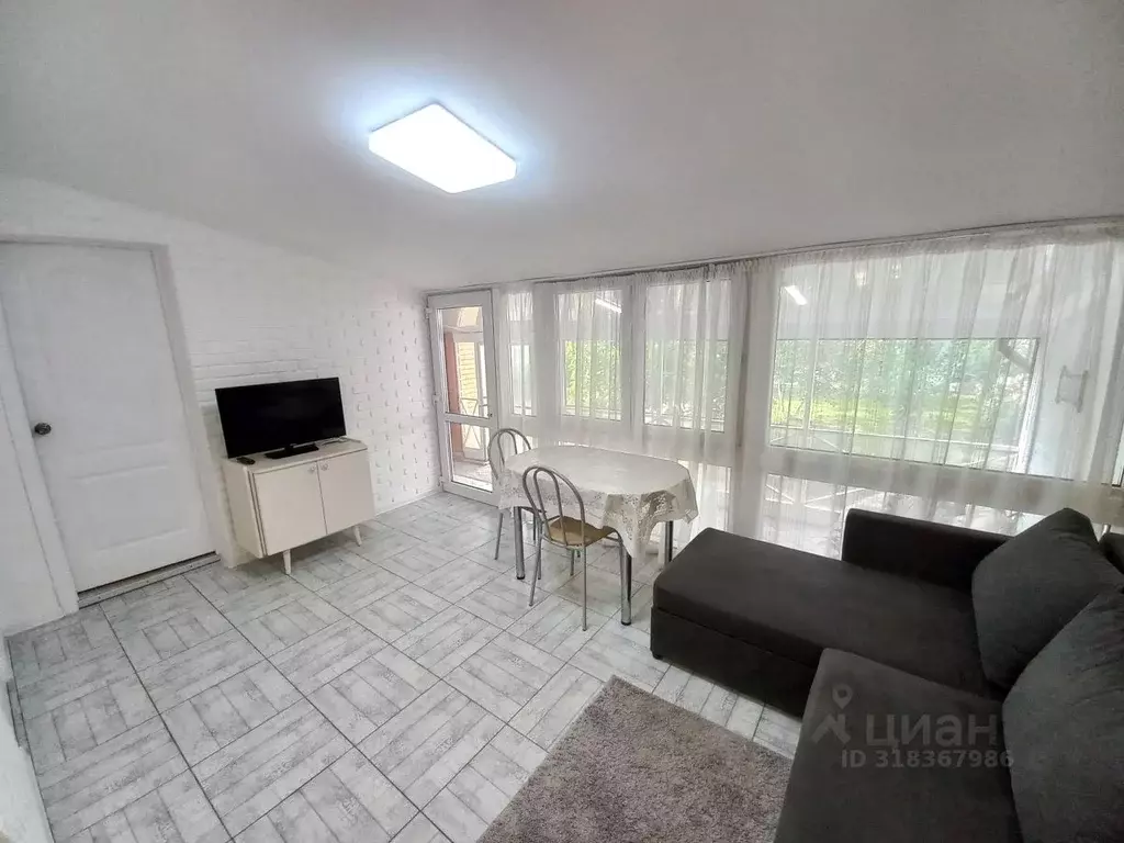 Дом в Крым, Сакский район, с. Уютное ул. Ленина (45 м) - Фото 2