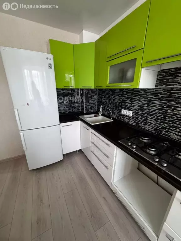 2-комнатная квартира: Чебоксары, улица Чернышевского, 17к2 (62 м) - Фото 1