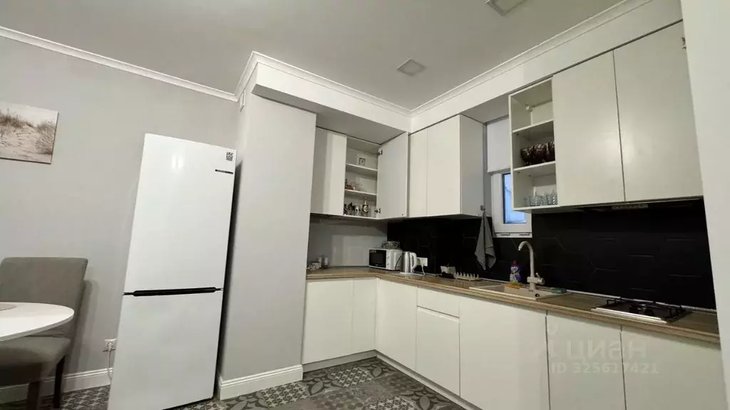 3-к кв. Краснодарский край, Сочи ул. Макаренко, 8Б/4 (67.0 м) - Фото 0