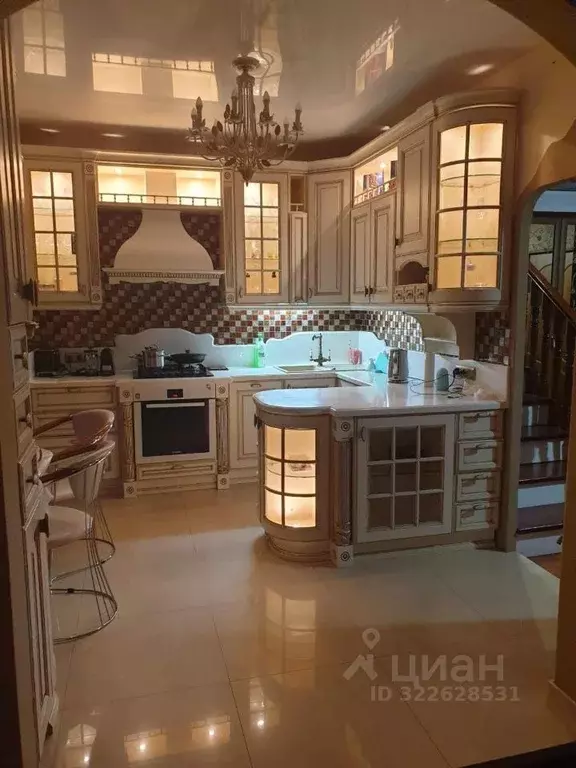 5-к кв. Саха (Якутия), Якутск ул. Пояркова, 8/1 (120.0 м) - Фото 1