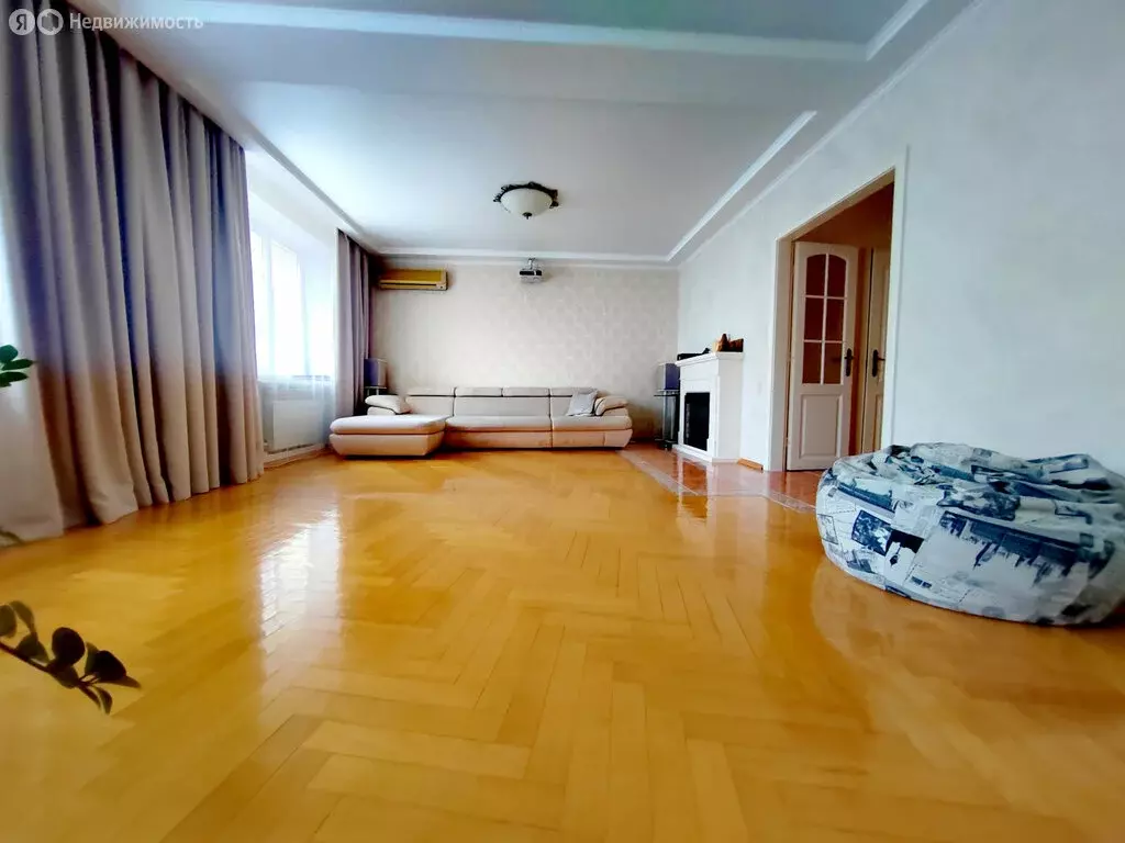 4-комнатная квартира: Саратов, Валовая улица, 15 (190.3 м) - Фото 1