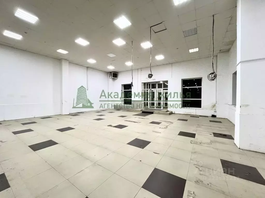 Торговая площадь в Саратовская область, Энгельс просп. Строителей, 30А ... - Фото 2