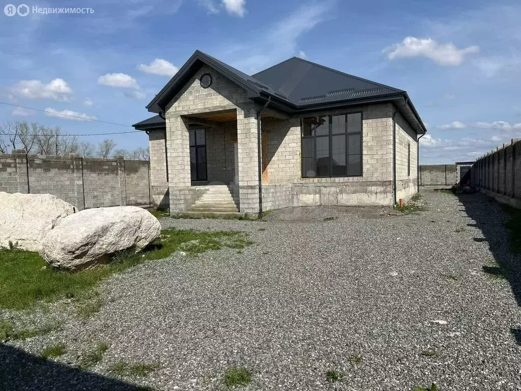 Дом в село Гизель, улица Адмирала Торчинова (200 м) - Фото 0