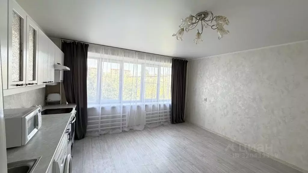 3-к кв. Челябинская область, Челябинск ул. Труда, 7А (80.0 м) - Фото 0